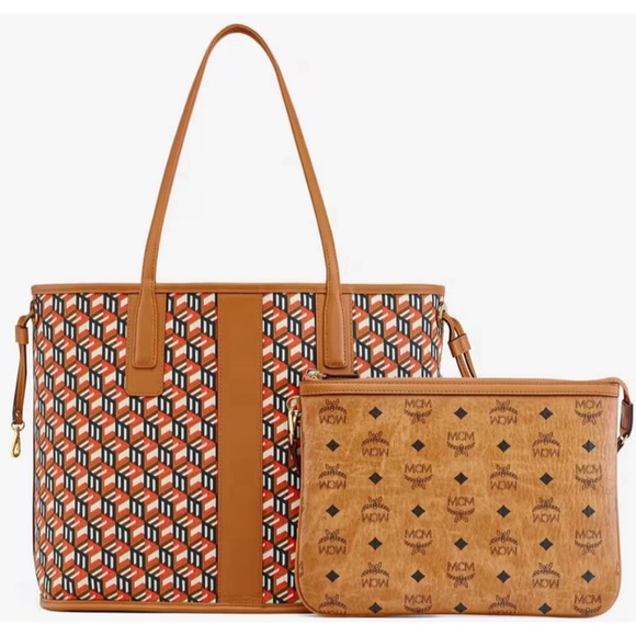 NWT MCM Reversible Liz Shopper Tote in Cognac Visetos - Medium - Picture 5 of 8